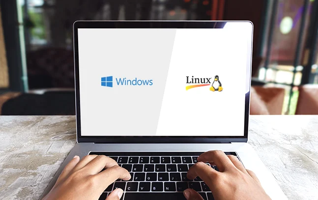 Tela de um notebook com o Windows 10 e o Linux